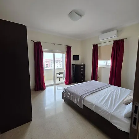 Vendome Apartment *